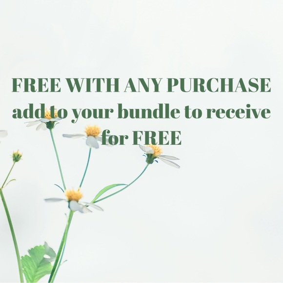 FREE WITH ANY PURCHASE Heart drop earrings - Picture 4 of 5